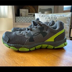 Toddler under armour sneakers